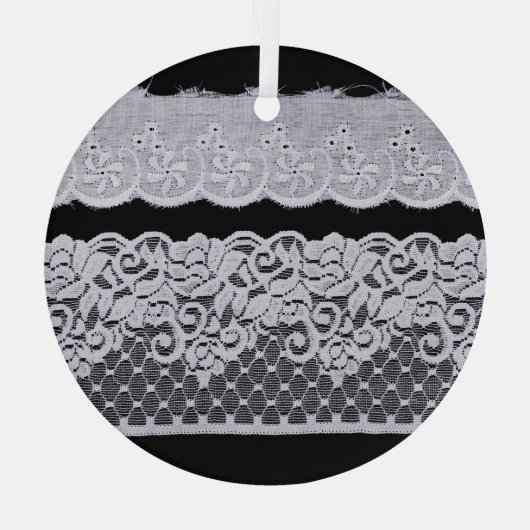 Ornement En Verre Dentelle blanche ornementale, arrière - plan noir (Verso)