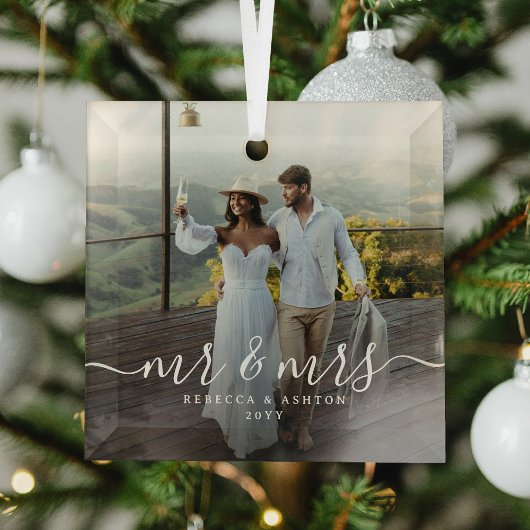 Ornement En Verre Elegant Script & Custom Newlyweds Photo Christmas