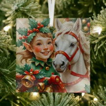Elfe de Noël aux cloches, au houx et au cheval