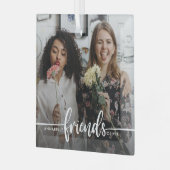 Ornement En Verre Friends Script Photo moderne (Avant gauche)