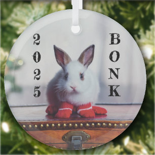 Ornement En Verre Lapin blanc sur le tronc en bois antique