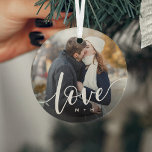 Ornement En Verre Love Script Overlay Photo & Initiales<br><div class="desc">Créez un doux souvenir de votre mariage,  lune de miel ou moment spécial avec ce magnifique ornement personnalisé. Ajoutez une photo préférée avec "amour" superposé dans des lettres de script blanc moderne,  et vos initiales sous.</div>