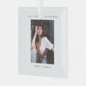 Ornement En Verre Minimaliste et moderne | Joyeuse photo et mariée (Avant gauche)