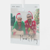 Ornement En Verre Minuscule photo mariée et joyeux script noir LGBTQ (Avant gauche)