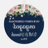 Ornement En Verre Notre premier Noël engagé couple personnalisé (Verso)