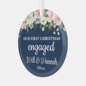 Ornement En Verre Notre premier Noël engagé couple personnalisé (Avant gauche)