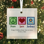 Ornement En Verre Peace Love tir à l'arc Custom Christmas<br><div class="desc">Un joli cadeau de Noël personnalisé au tir à l'arc. Magnifique personnalisation Peace Love Ornements de tir à l'arc avec un signe de paix vert,  coeur rouge,  et une cible pour un archer.</div>