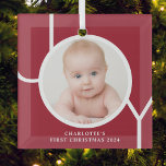 Ornement En Verre Première garde personnalisée de Noël du bébé photo<br><div class="desc">Cet élégant ornement photo de Noël de gardien est décoré du mot JOY en typographie blanche sur un arrière - plan rouge. Facilement personnalisable avec votre photo,  nom et année.</div>