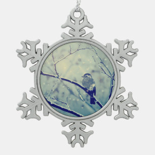 Ornement Flocon De Neige Bruant sur la branche enneigée