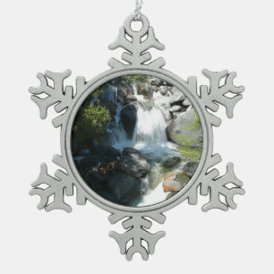 Ornement Flocon De Neige Cascade Falls dans le parc national de Yosemite