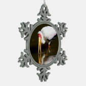 Ornement Flocon De Neige cigogne à bec jaune marchant dans l'eau (Gauche)