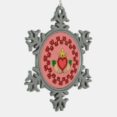 Ornement Flocon De Neige Claddagh et Red Knotwork sur rose (Gauche)