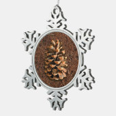 Ornement Flocon De Neige Cône De Pin Sur Aiguilles Tombées (Vue impression)