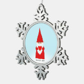 Ornement Flocon De Neige Gnome de Noël tenir un coeur sur bleu clair (Vue impression)
