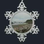 Ornement Flocon De Neige Hidden Beach I at Redwood National Park<br><div class="desc">Le parc national de Redwood est évidemment connu pour ses bosquets de séquoias côtiers, mais il y a aussi de nombreux sentiers à l'extérieur des bosquets et à des plages vierges et intactes. Voici "Hidden Beach", l'un des nombreux sites trouvés au large du Coastal Trail. Cette photo est aussi présentée...</div>