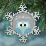 Ornement Flocon De Neige Nom fait sur commande bleu et gris de hibou mignon<br><div class="desc">Un hibou moderne et simple avec des couleurs à la mode. Vous pouvez ajouter un nom,  le monogramme ou tout autre texte fait sur commande. Si vous devez déplacer l'art autour,  cliquez sur dessus le bouton de personnaliser pour apporter des modifications.</div>