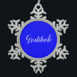 Ornement Flocon De Neige Ornement de gratitude<br><div class="desc">"High Vibes" - Il s'agit d'une collection d'ornements arborés contenant des mots de vibrations émotionnelles élevées. Inclure les mots suivants : Bonheur,  Gratitude,  Amour,  Liberté,  Compassion,  Joie,  Gentillesse,  Connaissance,  Acceptation</div>