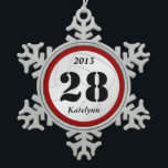 Ornement Flocon De Neige Ornement fait sur commande de volleyball de<br><div class="desc">Cet ornement de volleyball personnalisé par coutume est une grande addition à votre décor de vacances,  s'ajoute en tant qu'un haut de forme et plus de cadeau !  Grand cadeau pour un joueur de volleyball.</div>