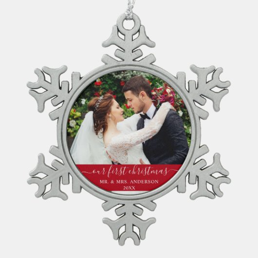 Ornement Flocon De Neige Script élégant Notre premier Noël Rouge (Devant)