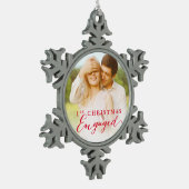 Ornement Flocon De Neige Script First Christmas Engagé Holiday Photo (Gauche)