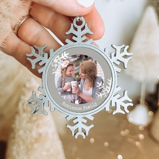 Ornement Flocon De Neige Snowflakes en état de détresse Gris Photo Monogram