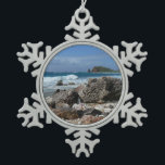 Ornement Flocon De Neige St. Thomas Rocky Beach<br><div class="desc">L'une de nos excursions à Saint Thomas, USVI, nous a emmenés sur cette plage rocheuse. Le contraste entre le bleu du ciel et les vagues de l'océan et les tons roses et oranges des rochers en a fait une image irrésistible. Consultez notre magasin pour d'autres photos du littoral de l'île....</div>