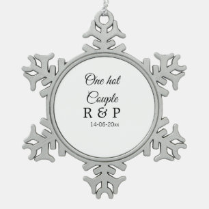 Ornement Flocon De Neige Une lettre initiale de nom de couple chaud date te