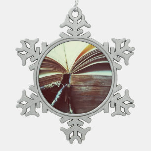 Ornement Flocon De Neige Vintage livre ouvert