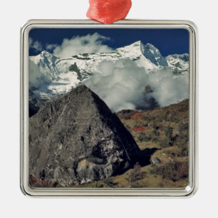 Ornement Métallique Asie, Népal, Parc national de Sagarmatha. Une priè