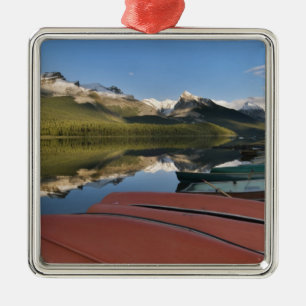 Ornement Métallique Bateaux garés sur le rivage du lac Maligne,