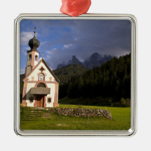Ornement Métallique Belle église isolée et solitaire appelée Rainui