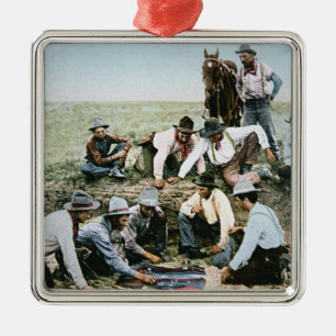 Ornement Métallique Carte postale dépeignant des cowboys jouant des