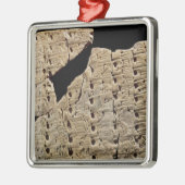 Ornement Métallique Comprimé avec le manuscrit cunéiforme, d'Uruk (Gauche)