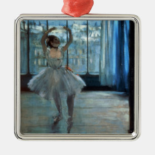 Ornement Métallique Danseur d'Edgar Degas devant une fenêtre