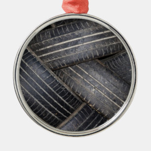 Ornement Métallique De vieux pneus pour le recyclage