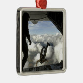 Ornement Métallique Des parachutistes sautent à l'arrière d'un C-130 (Droite)