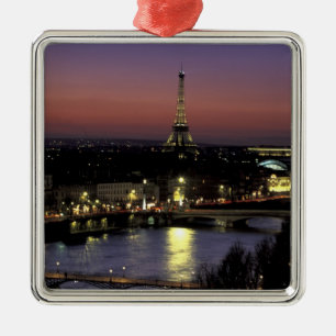 Ornement Métallique Europe, France, Paris, Vue du coucher de soleil su