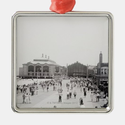 Ornement Métallique Foules (Devant)