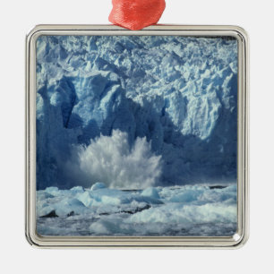 Ornement Métallique Iceberg fraichement vêlé éclaboussant les eaux fro