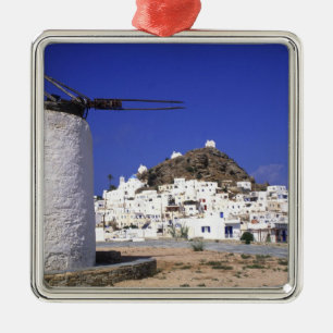 Ornement Métallique Ios, Grèce. Beau et net, blanc et