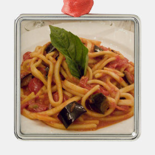 Ornement Métallique Italie, Positano. Plaque de pâtes et aubergines.