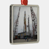 Ornement Métallique La fusée H-IIB sur la plate-forme de lancement (Droite)