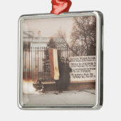 Ornement Métallique Manifestation de femmes à la Maison Blanche (Gauche)