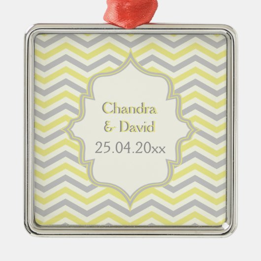 Ornement Métallique Modern yellow, grey, ivory chevron pattern custom (Devant)