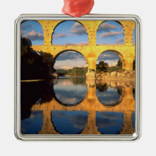 Ornement Métallique Pont du Gard, rivière Gardon, Gard, Languedoc,