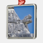 Ornement Métallique Rapprochement des pierres qui font un Mayan ancien (Gauche)