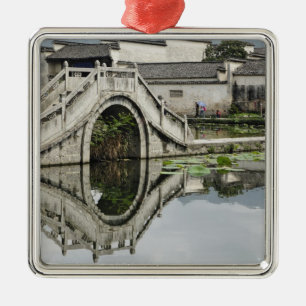 Ornement Métallique Reflet de pont, village de Hong Cun, Yi