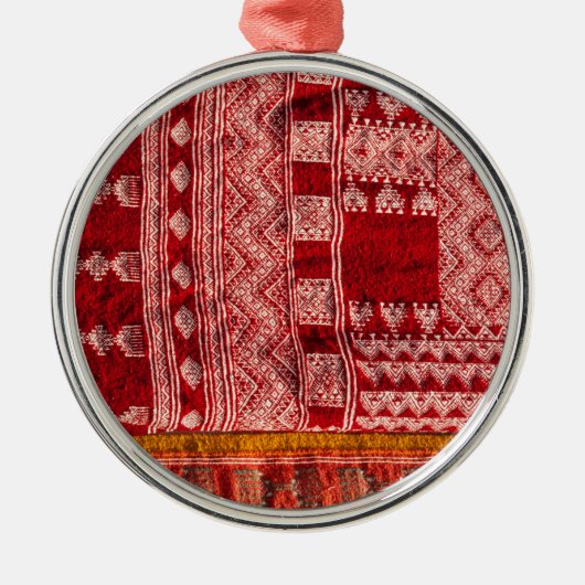 Ornement Métallique Tapis Rouge Au Marché (Devant)