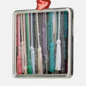 Ornement Métallique Tassels Sur Le Marché (Gauche)