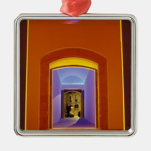 Ornement Métallique UE, Espagne, Barcelone. Porte lumineuse près de Pi (Devant)